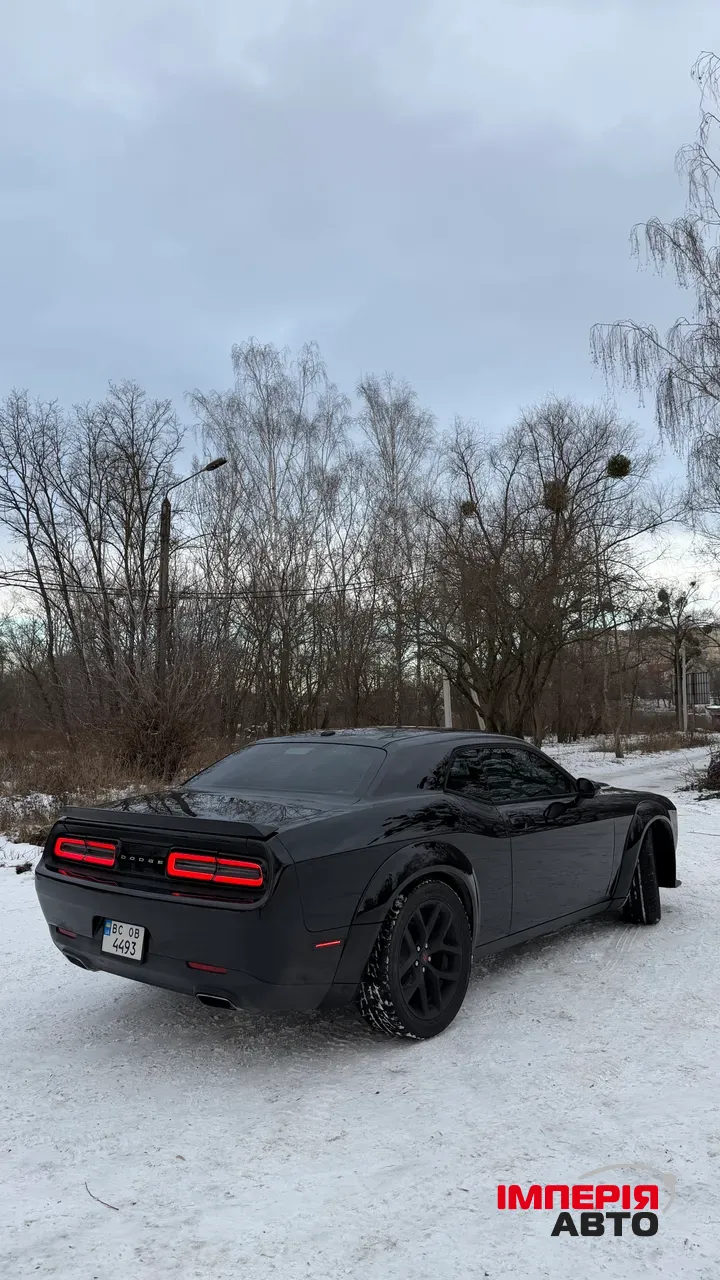 Dodge Challenger - фото 6
