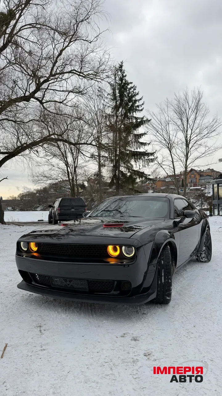 Dodge Challenger - фото 2