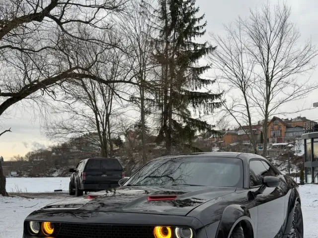 Dodge Challenger - фото 2