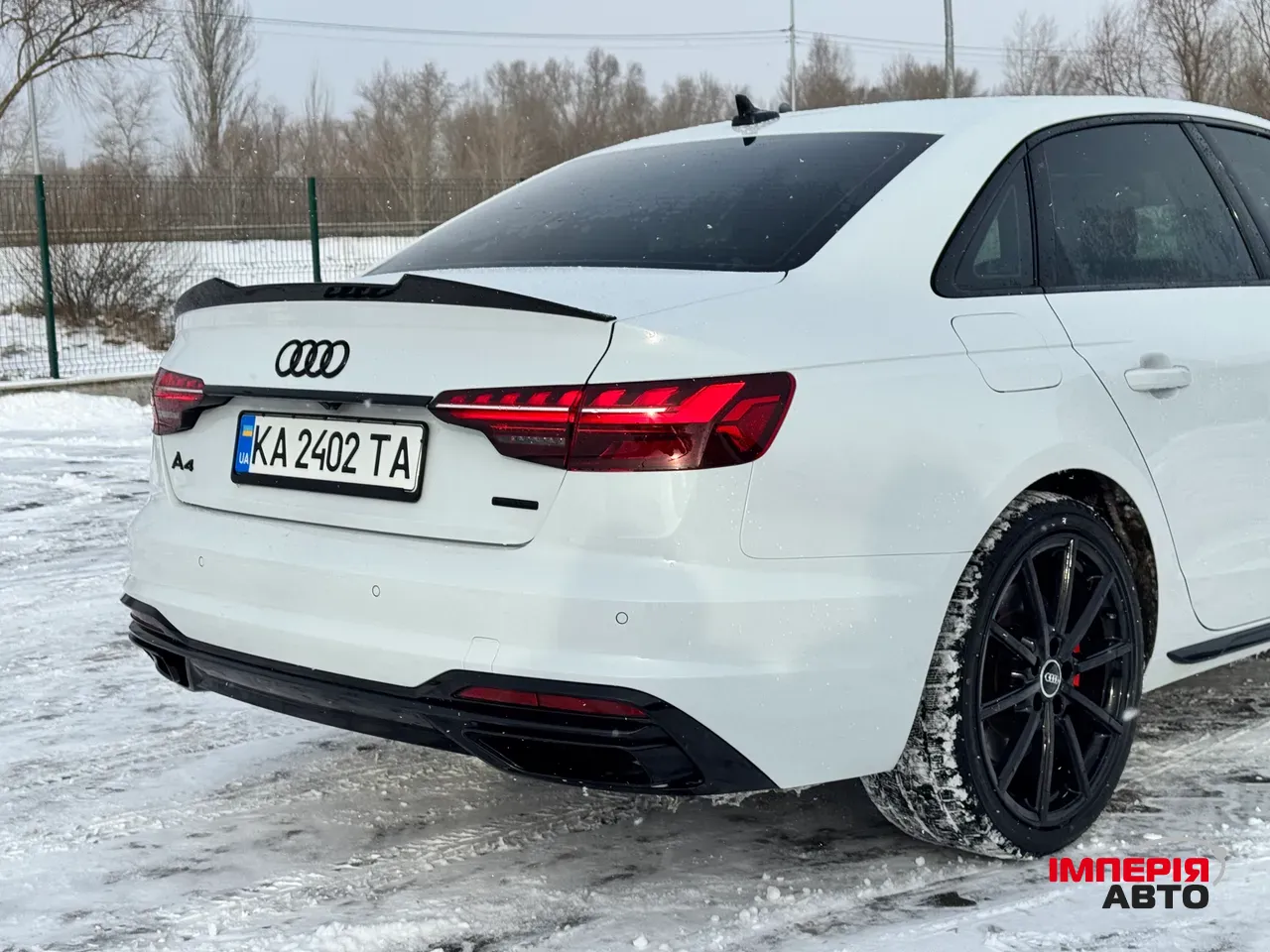 Audi A4 - фото 8