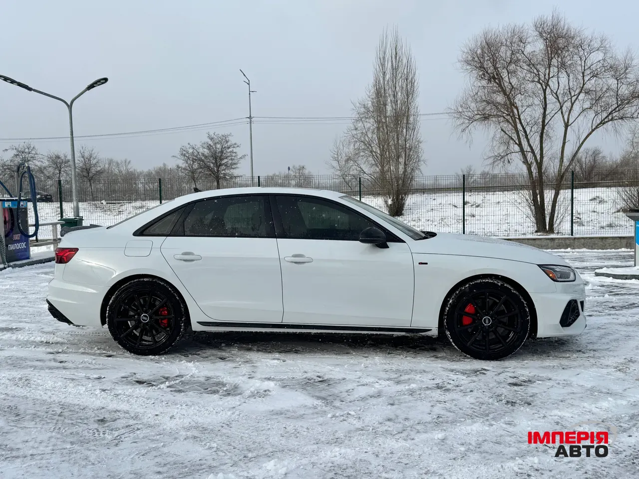 Audi A4 - фото 5