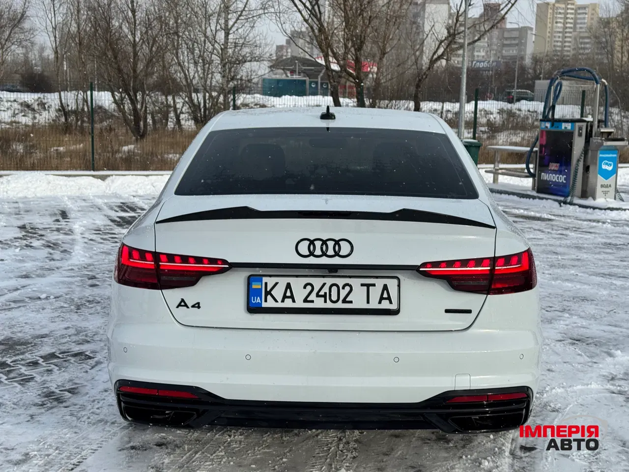 Audi A4 - фото 9