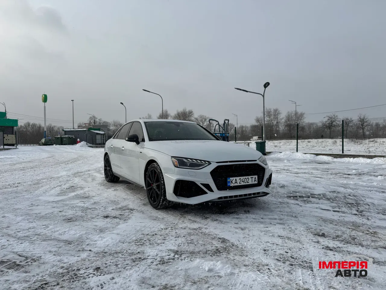 Audi A4 - фото 1