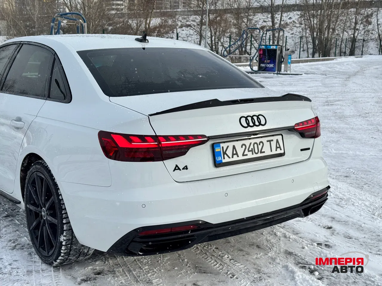 Audi A4 - фото 10