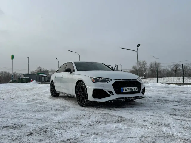 Audi A4 - фото 2