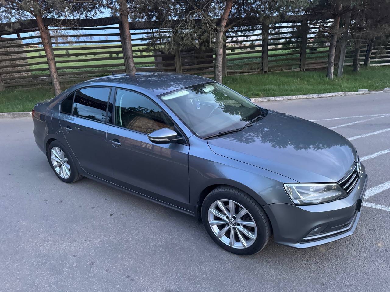 Volkswagen Jetta - фото 3