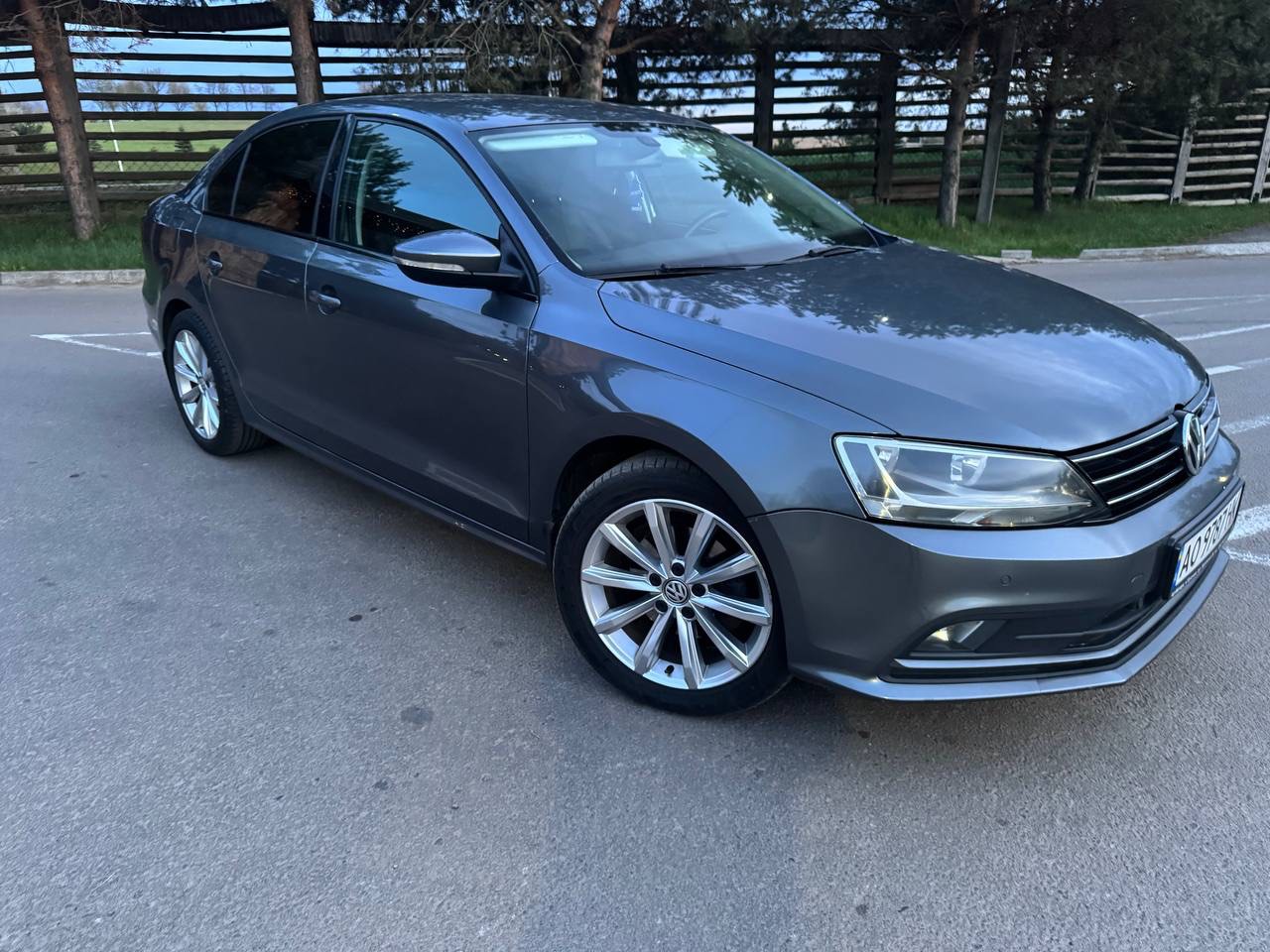 Volkswagen Jetta - фото 2
