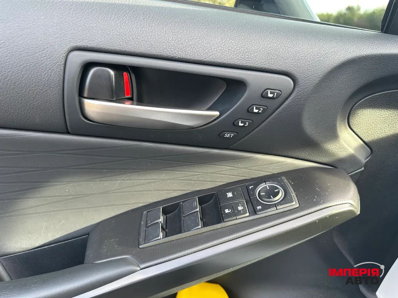 Lexus IS - фото 11