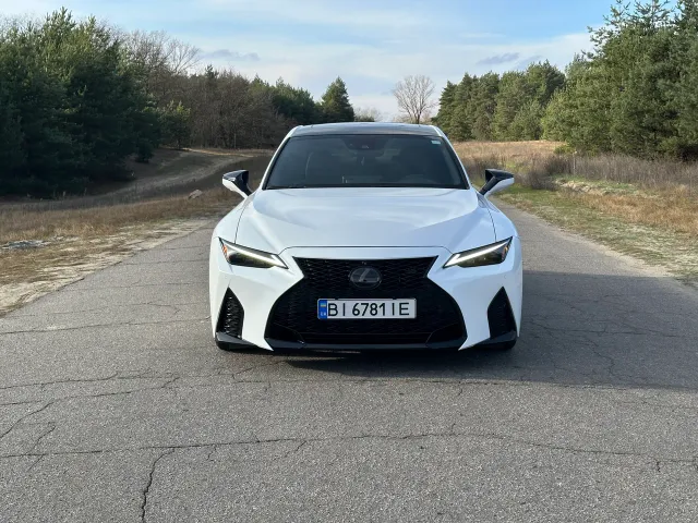 Lexus IS - фото 2