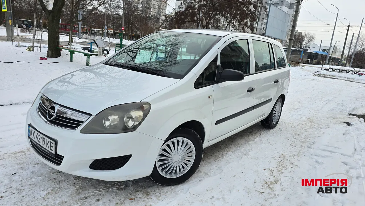 Opel Zafira - фото 7