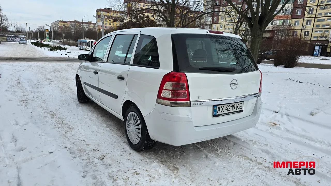 Opel Zafira - фото 6