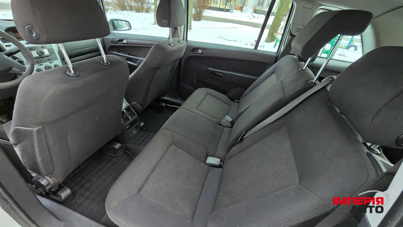 Opel Zafira - фото 10