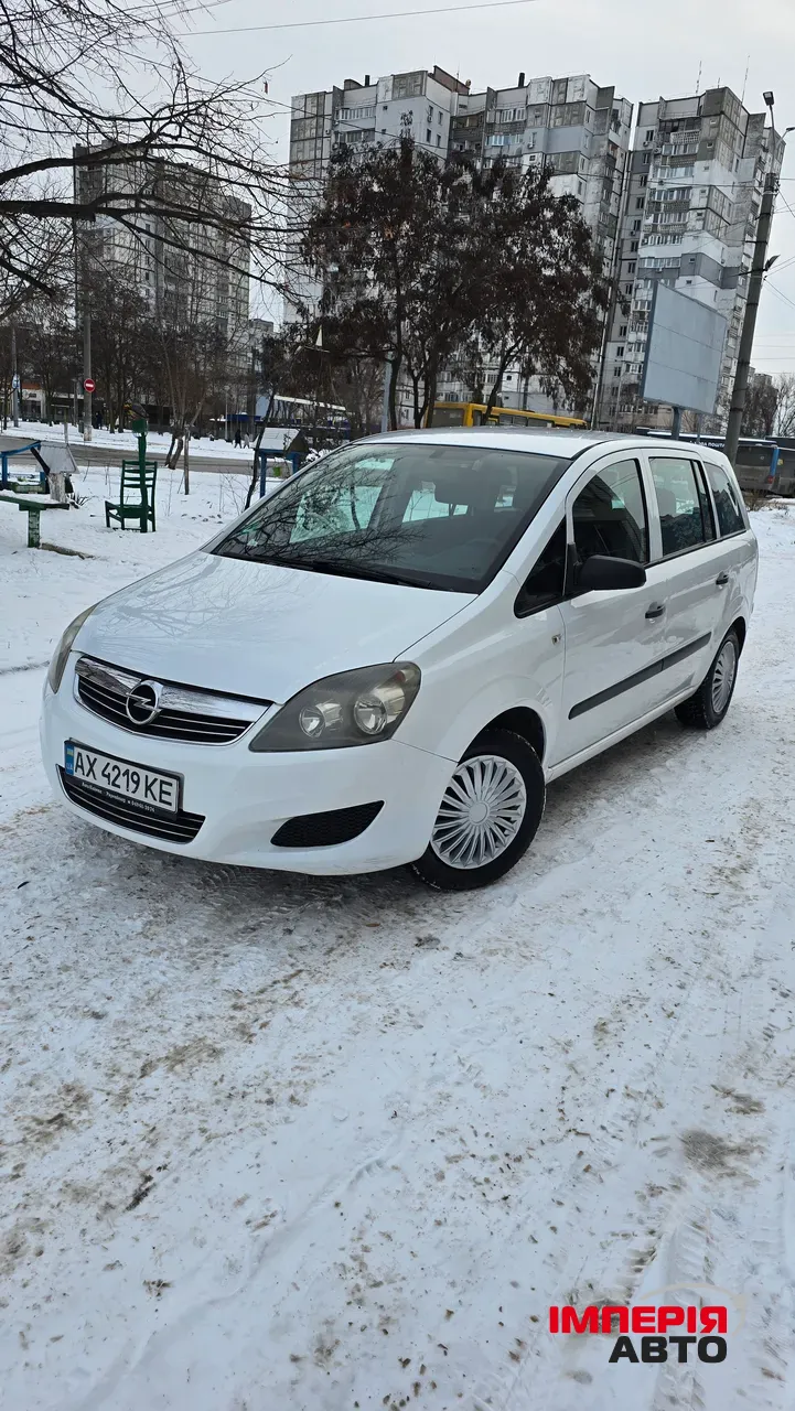 Opel Zafira - фото 2