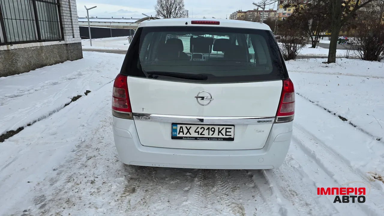 Opel Zafira - фото 5