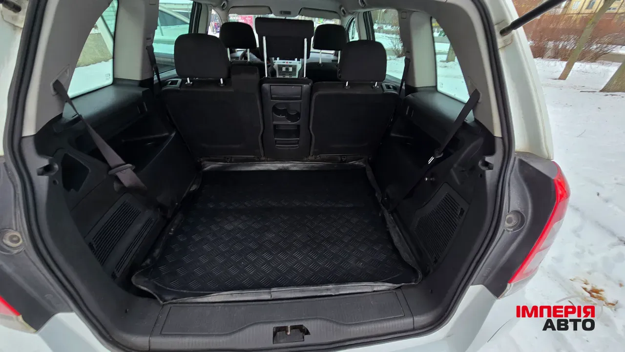 Opel Zafira - фото 11