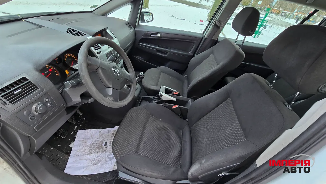 Opel Zafira - фото 9
