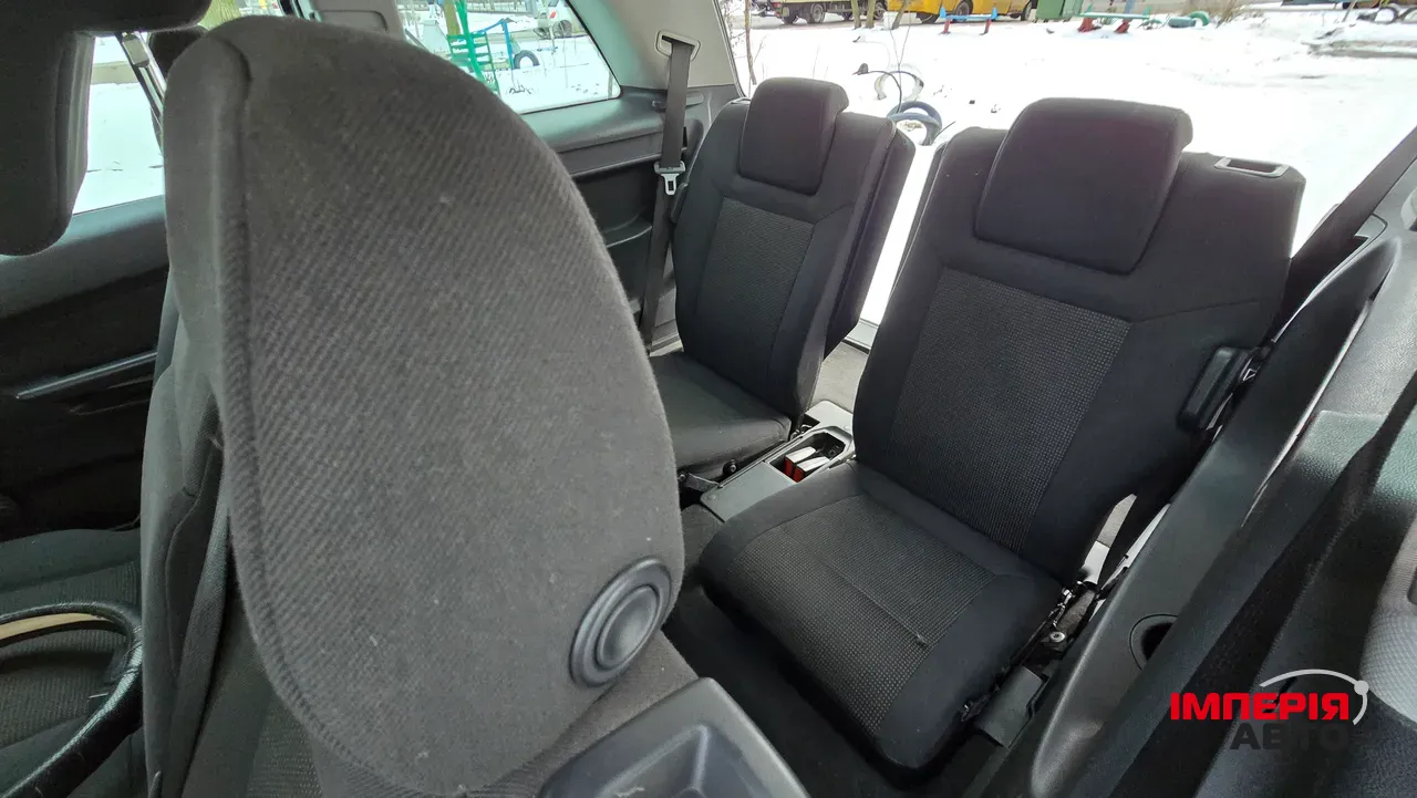 Opel Zafira - фото 13