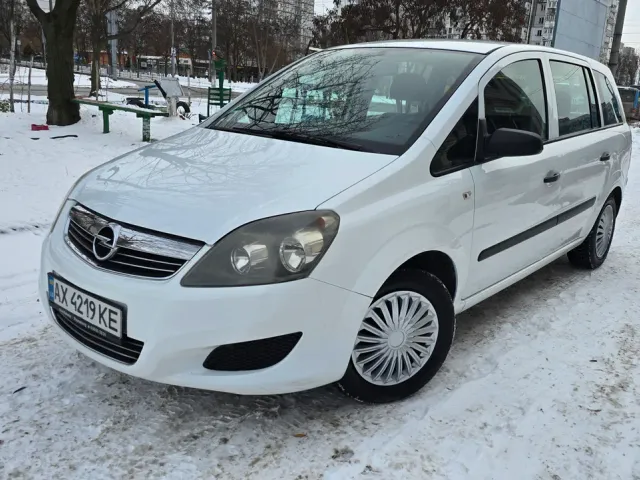 Opel Zafira - фото 1