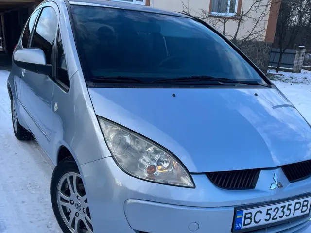 Mitsubishi Colt - фото 1