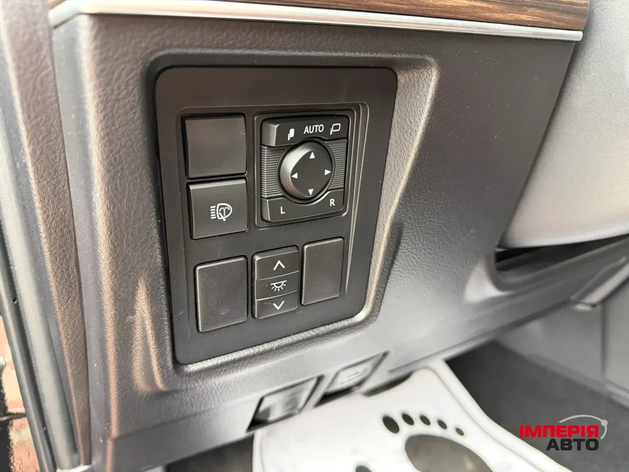 Toyota Land Cruiser Prado - фото 9