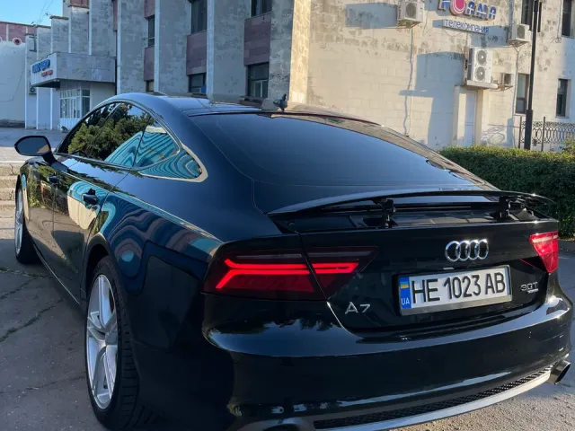 Audi A7 - фото 3