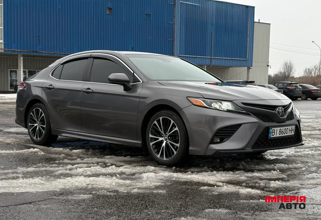 Toyota Camry - фото 2