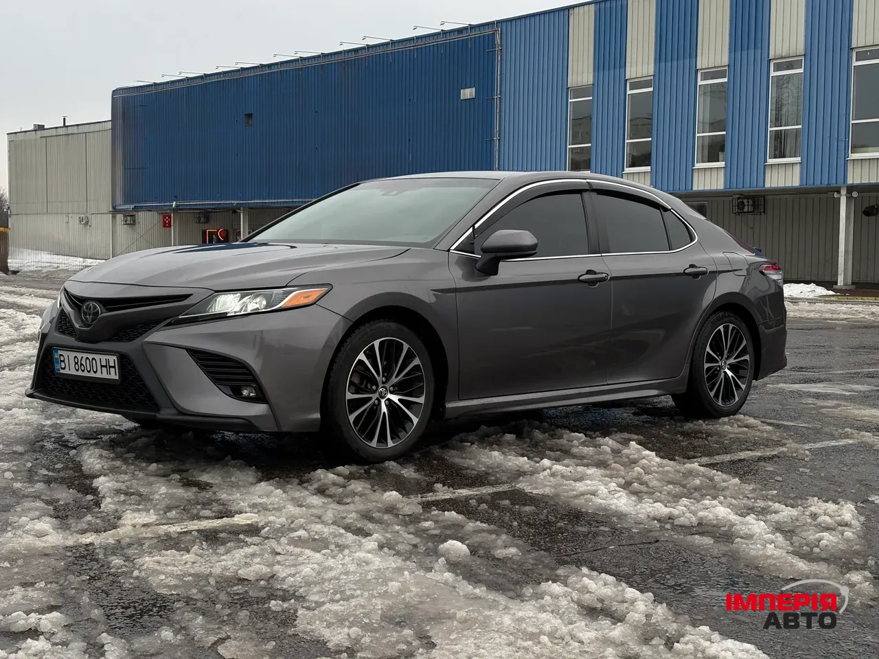 Toyota Camry - фото 3