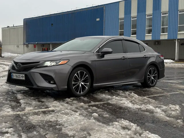 Toyota Camry - фото 3