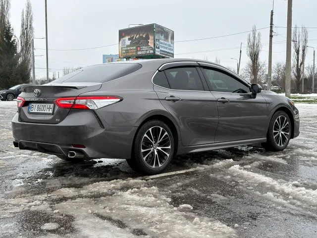 Toyota Camry - фото 5