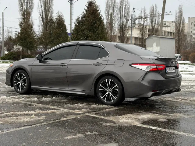 Toyota Camry - фото 4