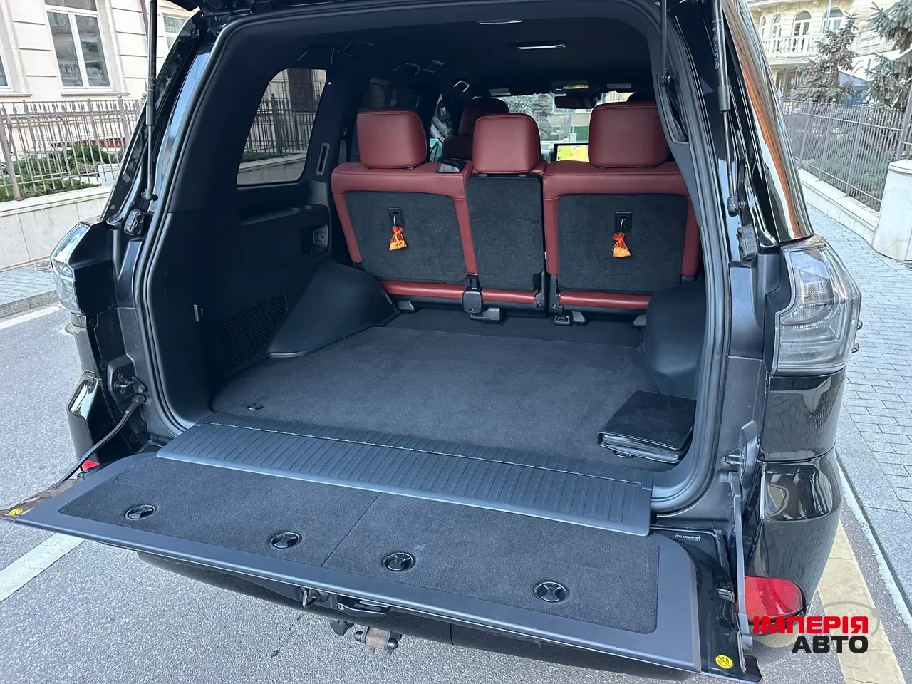 Lexus LX - фото 19