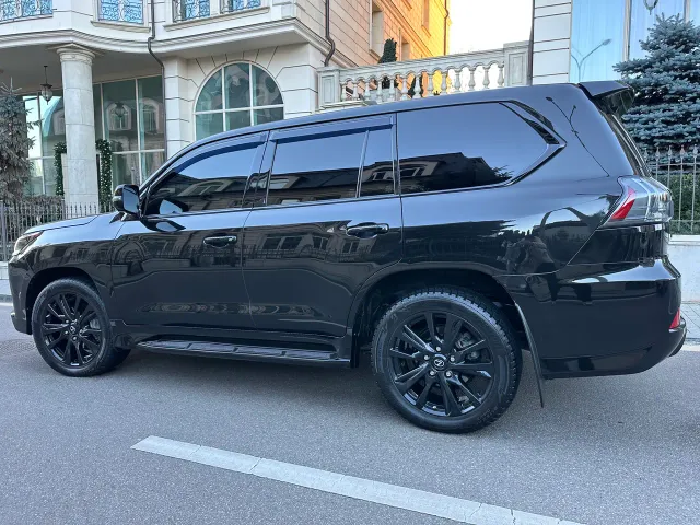Lexus LX - фото 3