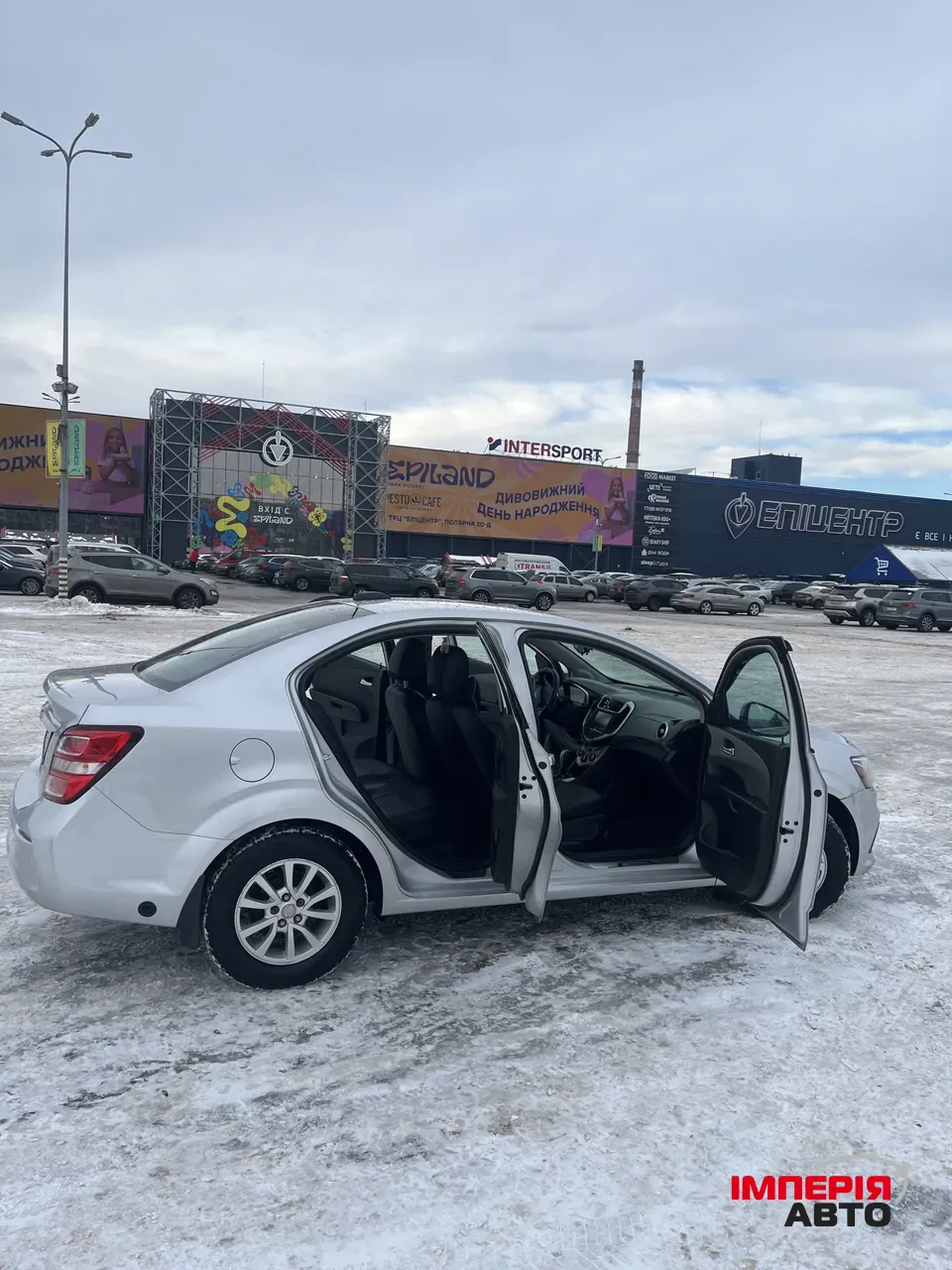 Chevrolet Sonic - фото 10