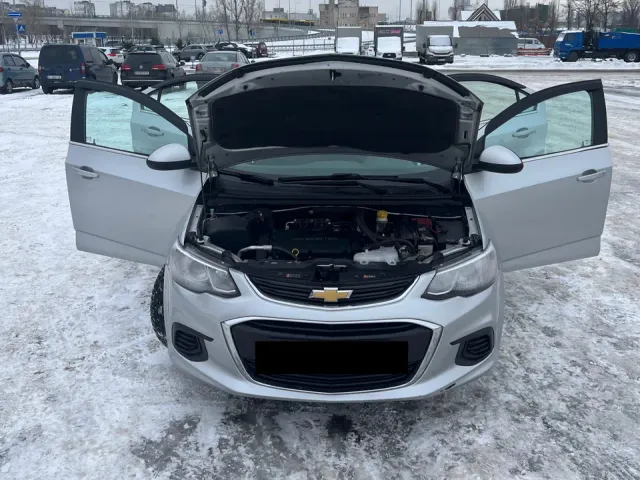 Chevrolet Sonic - фото 4