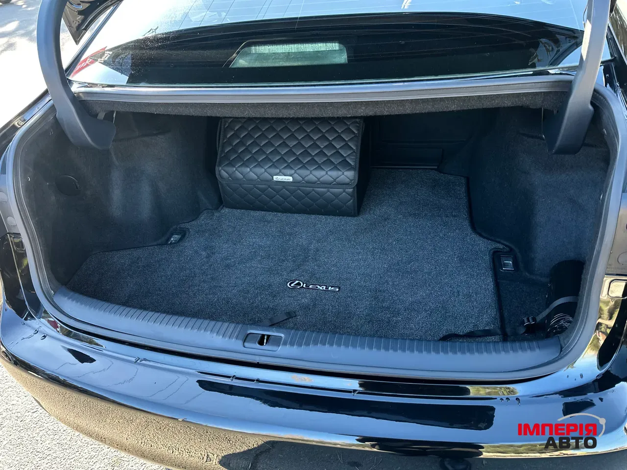 Lexus IS F - фото 12