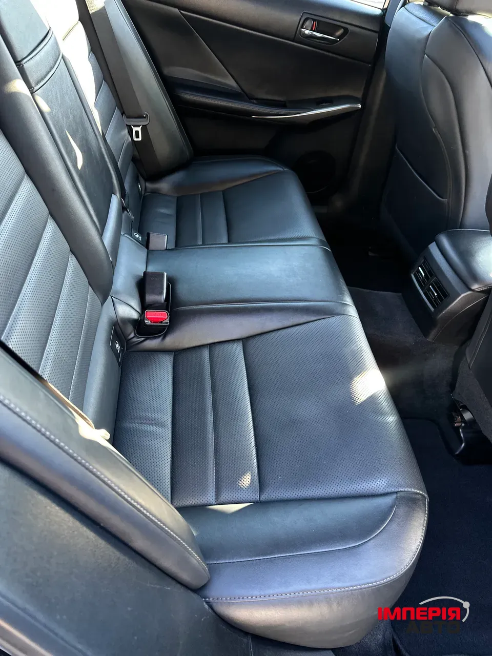 Lexus IS F - фото 13