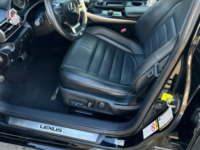 Lexus IS F - фото 5