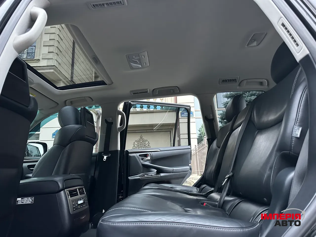 Lexus LX - фото 11