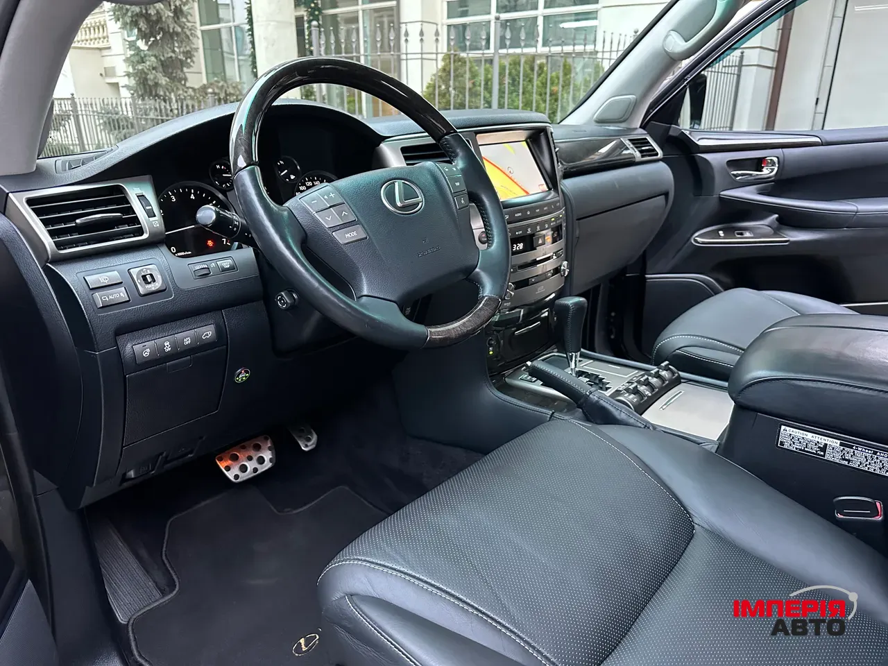 Lexus LX - фото 5