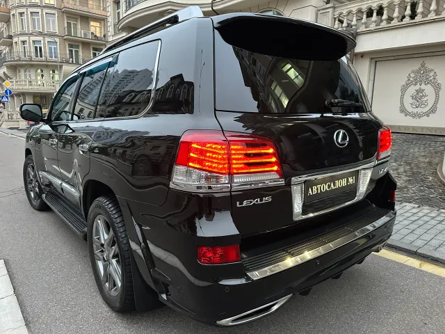 Lexus LX - фото 2