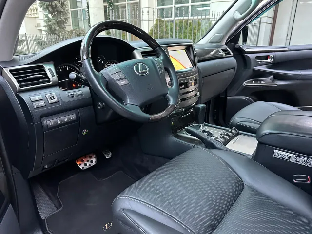 Lexus LX - фото 5
