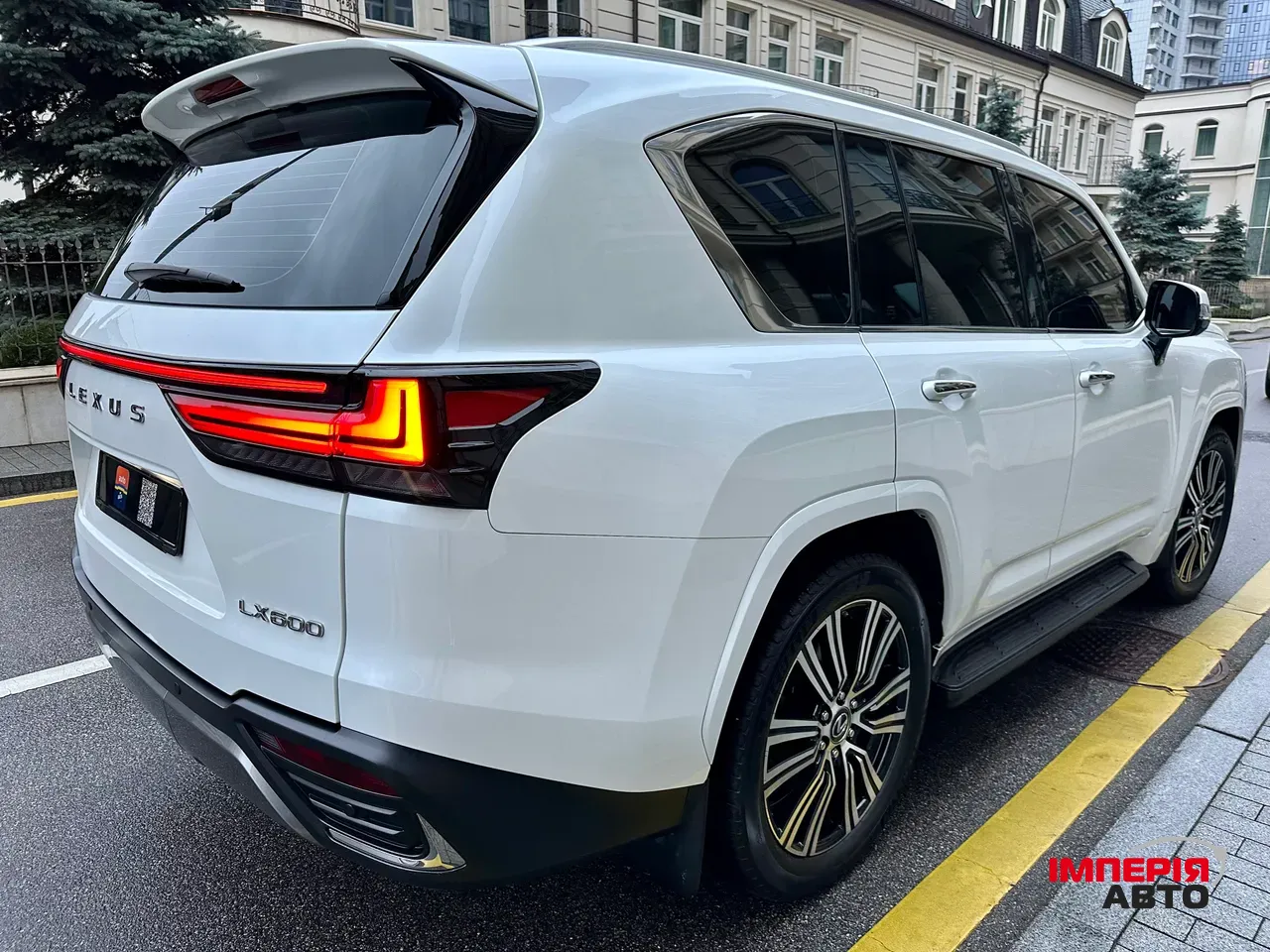 Lexus LX - фото 6