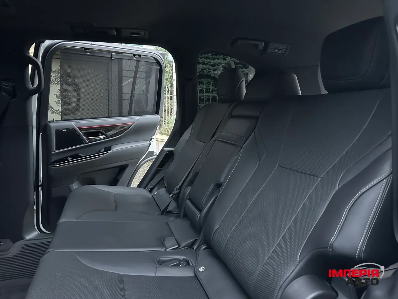 Lexus LX - фото 13