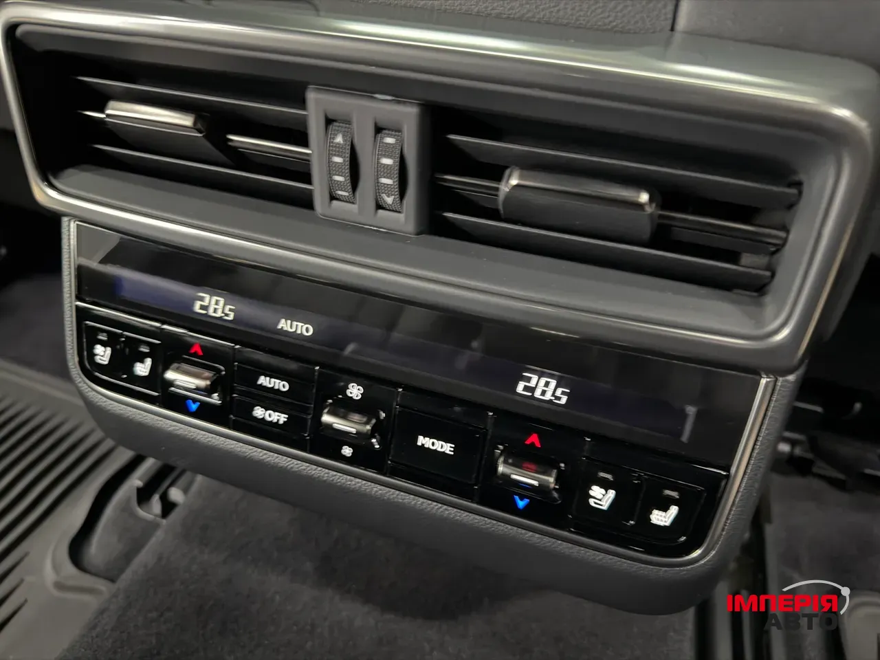Lexus LX - фото 33