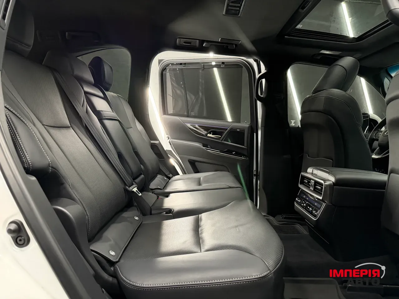 Lexus LX - фото 31