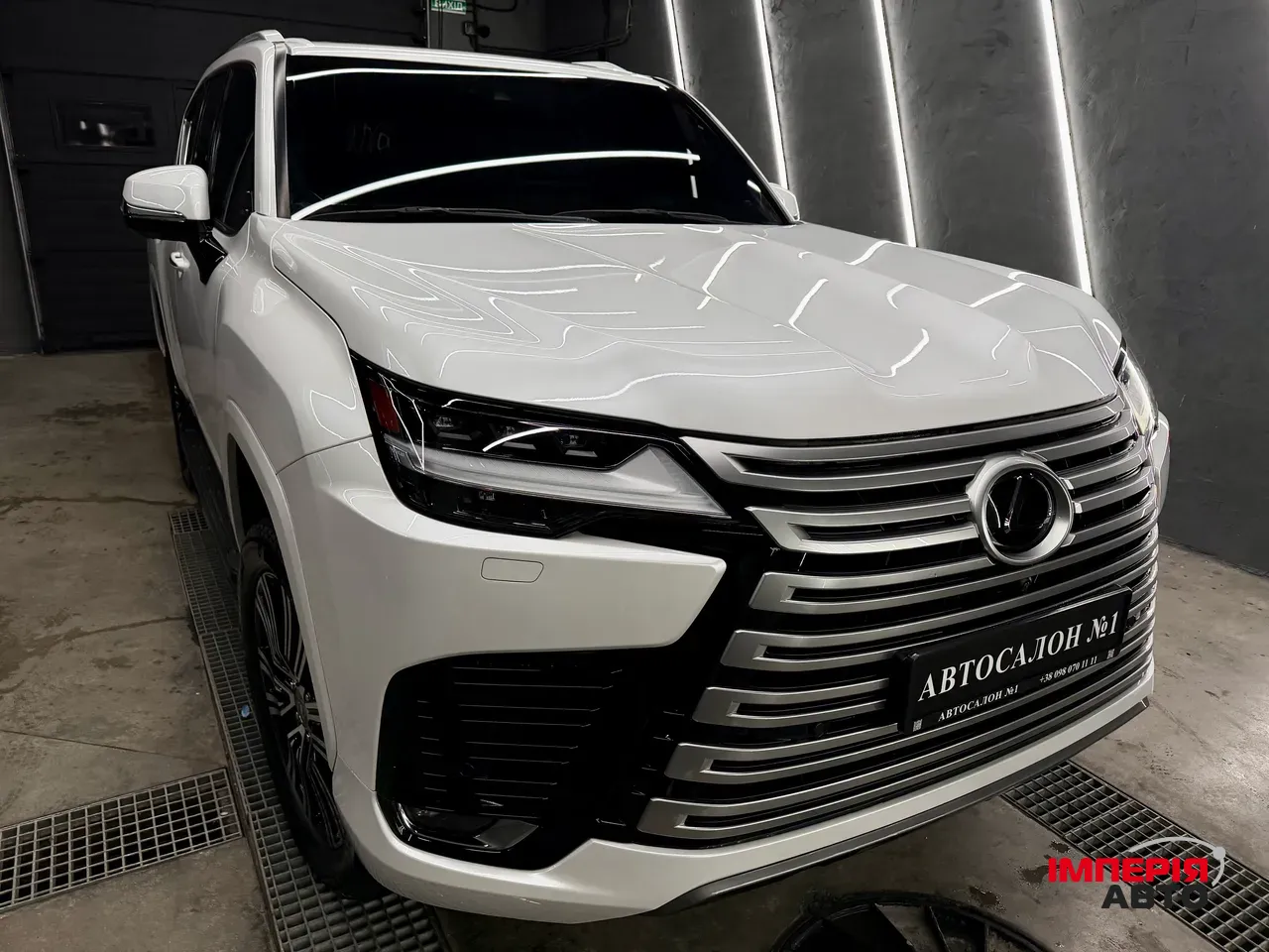 Lexus LX - фото 13