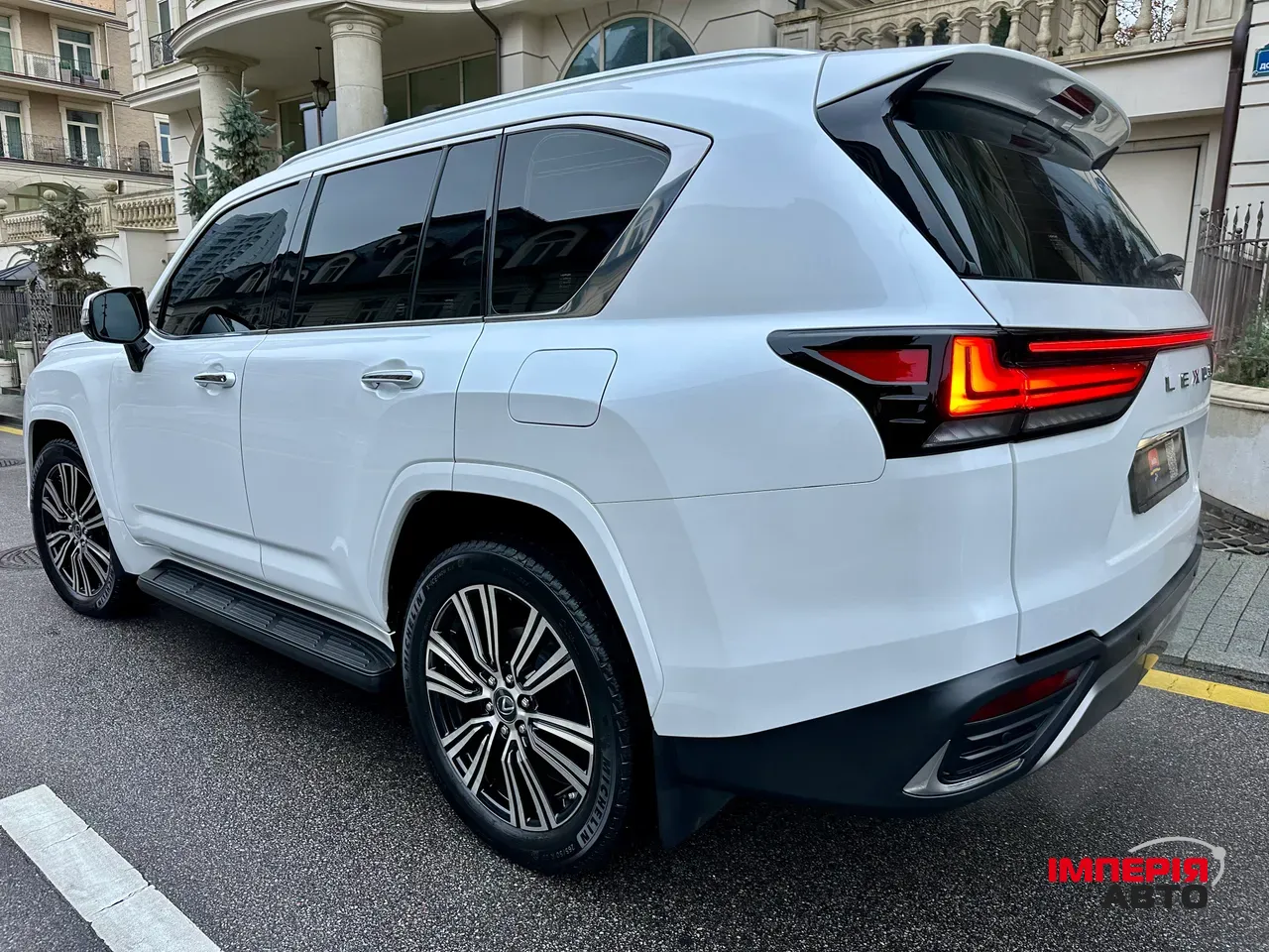 Lexus LX - фото 4