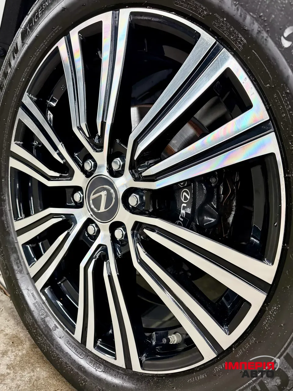 Lexus LX - фото 20