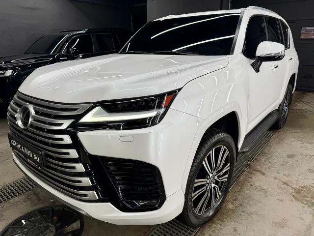 Lexus LX - фото 2