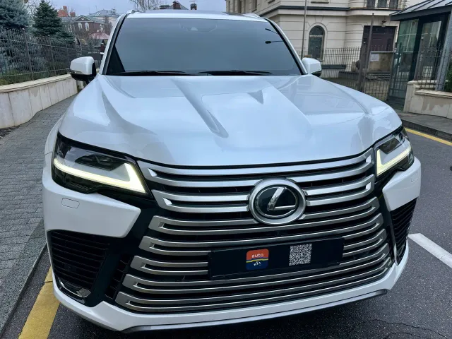 Lexus LX - фото 1